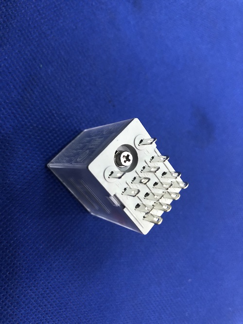 Relay trung gian Schneider RXM4LB2BD